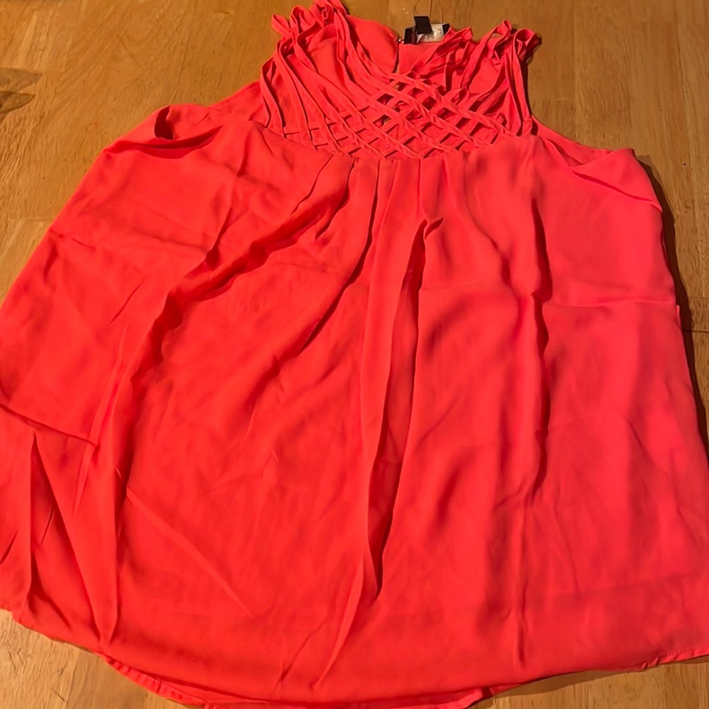 Suzanne Betro top